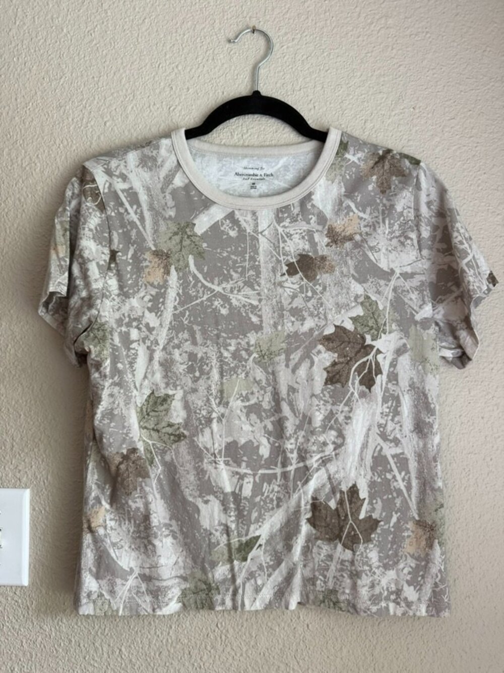 Abercrombie Essential Polished Body-Skimming Tee Medium SoftAF Cotton